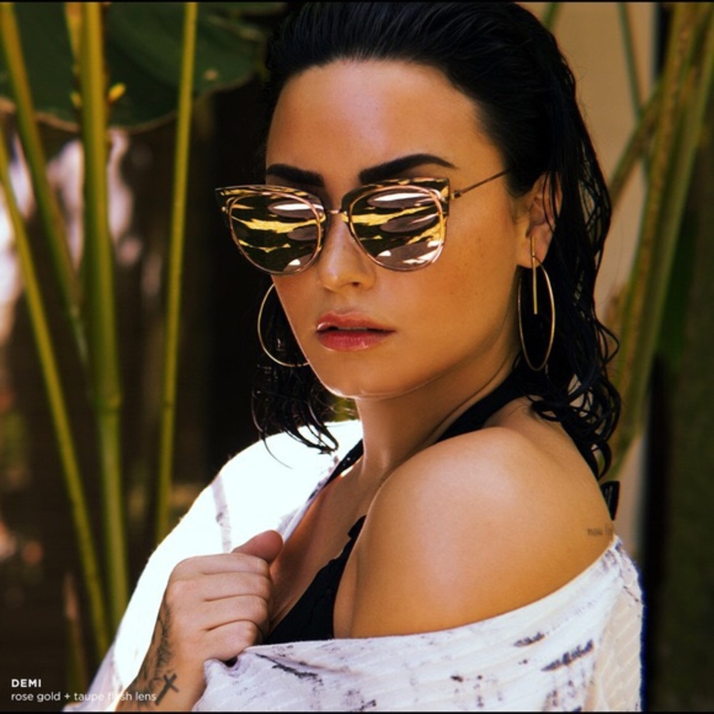 Demi Lovato Cat Eye Sunglass - Picture 2 of 7